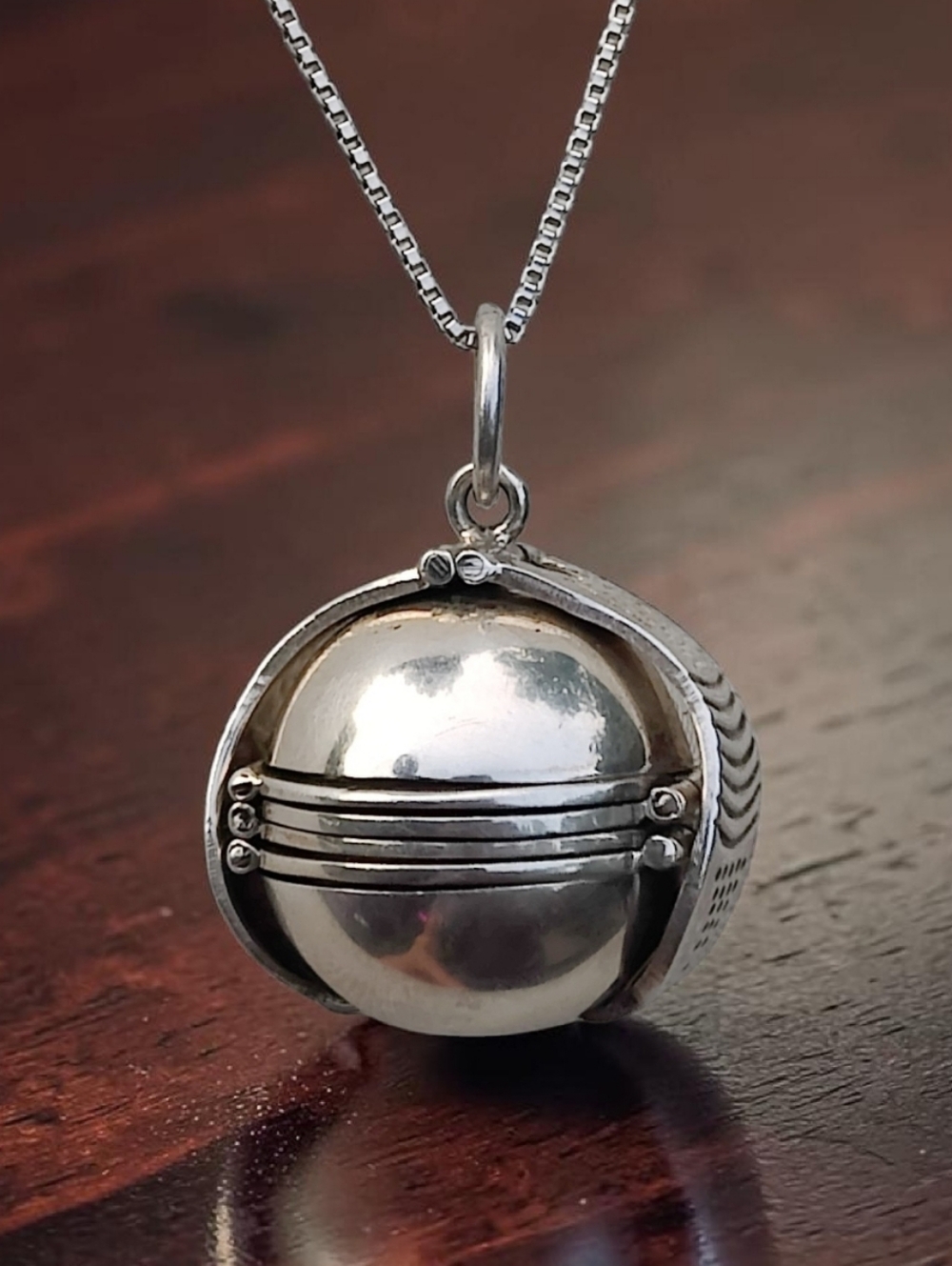 🔥 Vintage Sterling Silver Six Photo Ball Locket Pendant Necklace